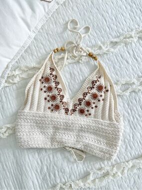 Knit crop top ☀️
